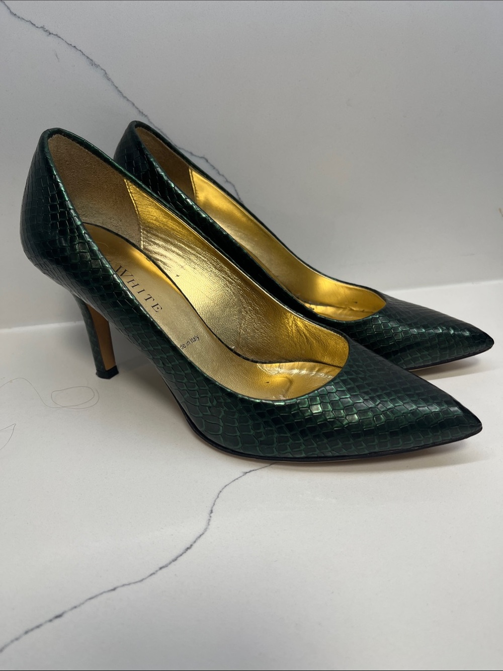 Ron White  Emerald Green Snakeskin Pointed-Toe Pumps 37.5/7